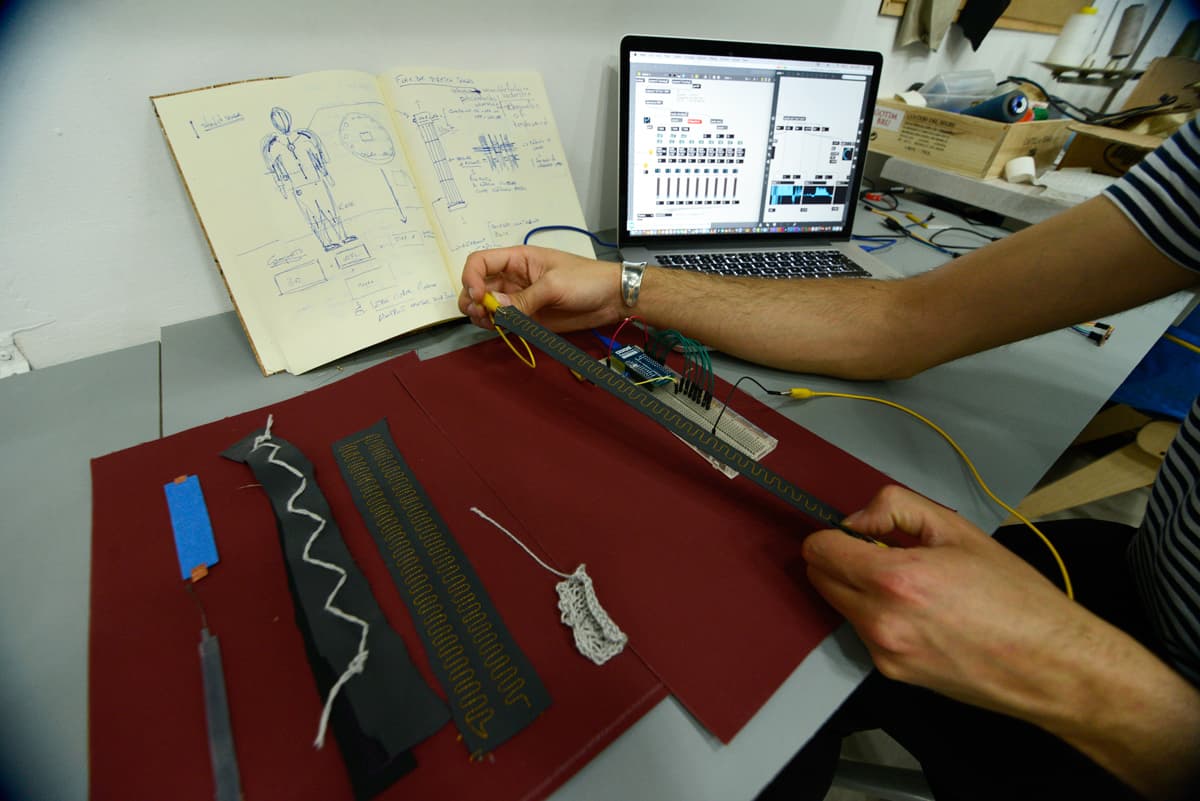 Performer with Elastica suit